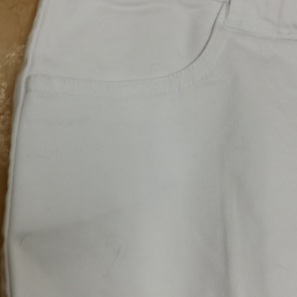 Classic white shorts - Picture 4 of 7